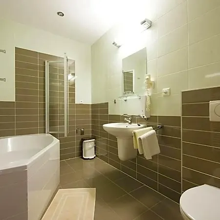 Szálloda Spolcentrum 3*